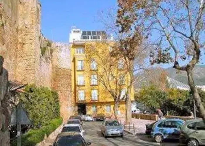 Don Alfredo Hotel